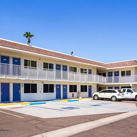 Motel 6 Mesa North Екстер'єр фото