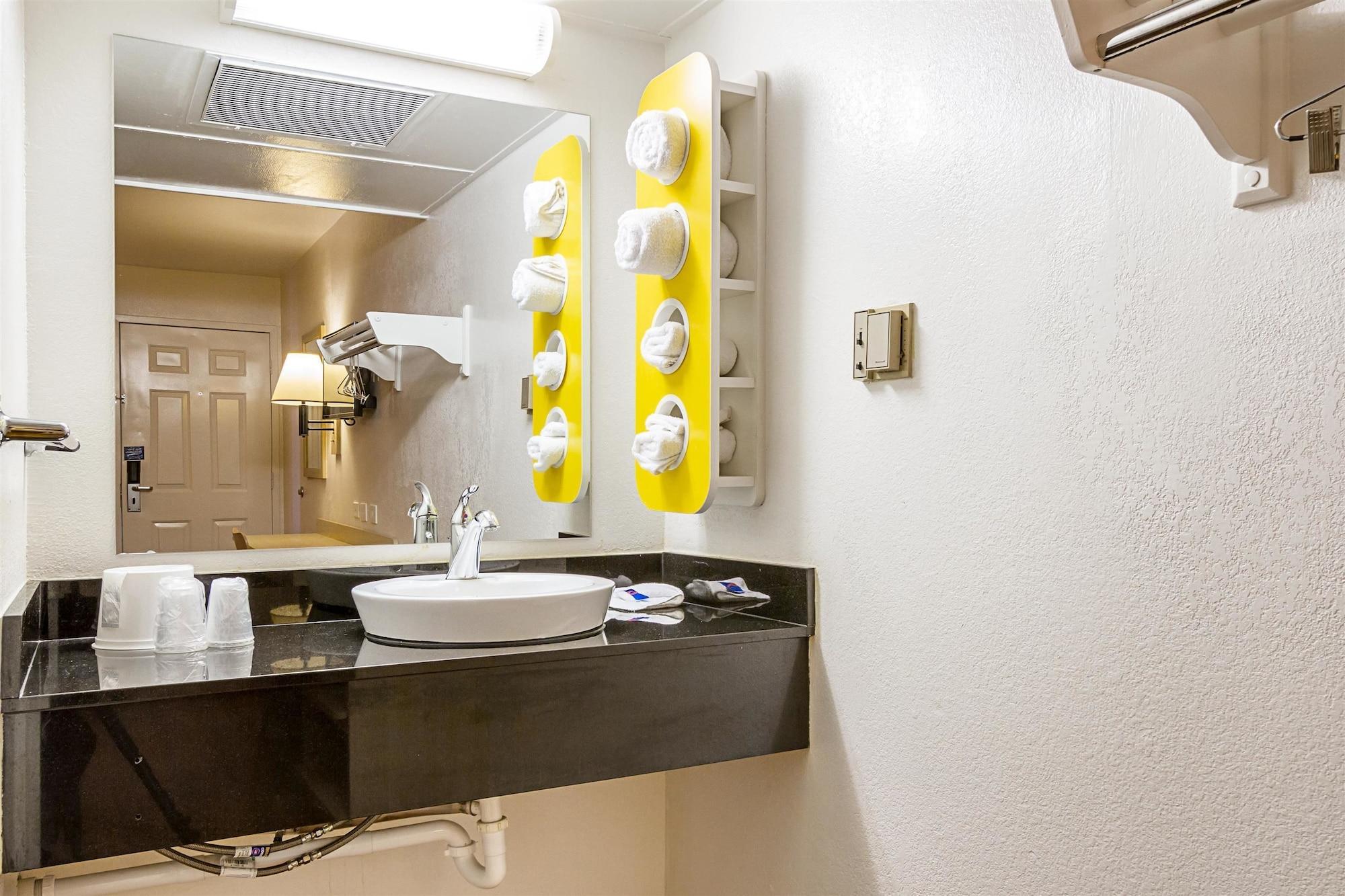 Motel 6 Mesa North Екстер'єр фото