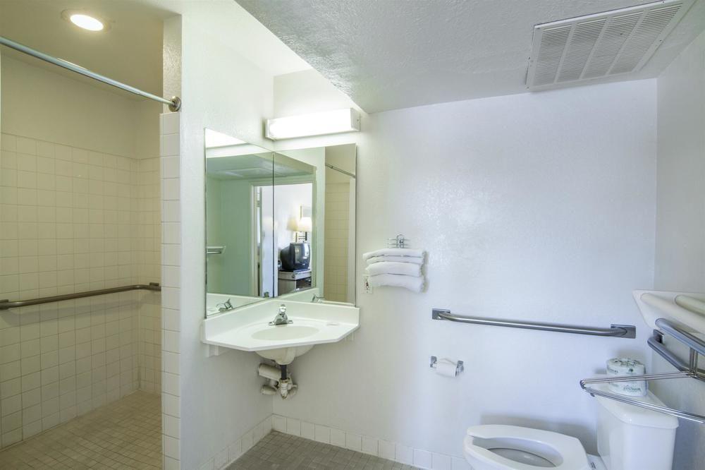 Motel 6 Mesa North Екстер'єр фото