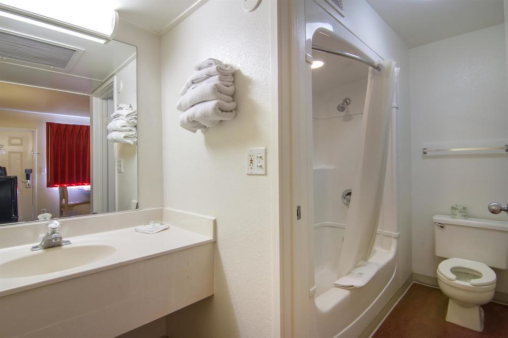 Motel 6 Mesa North Екстер'єр фото