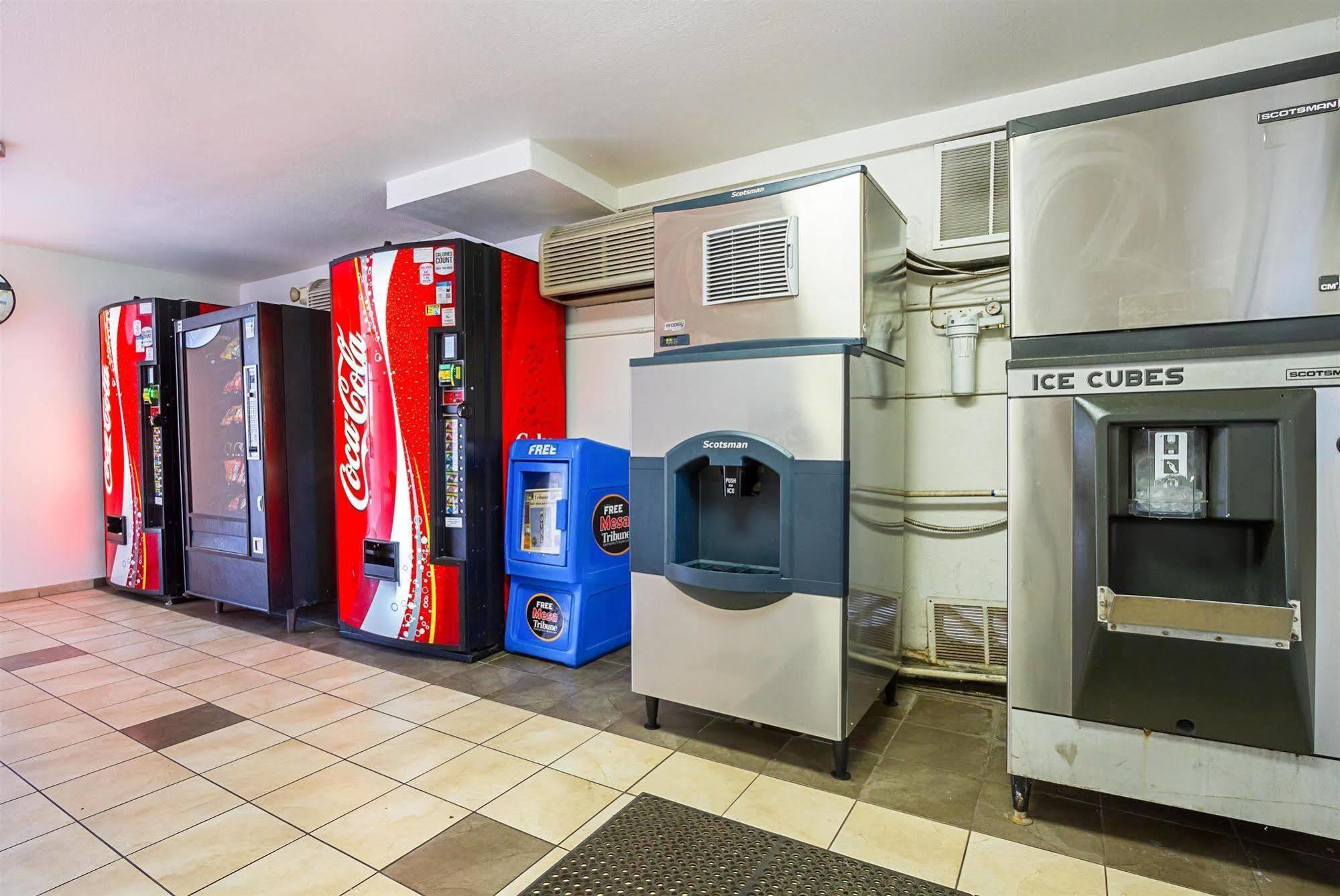 Motel 6 Mesa North Екстер'єр фото