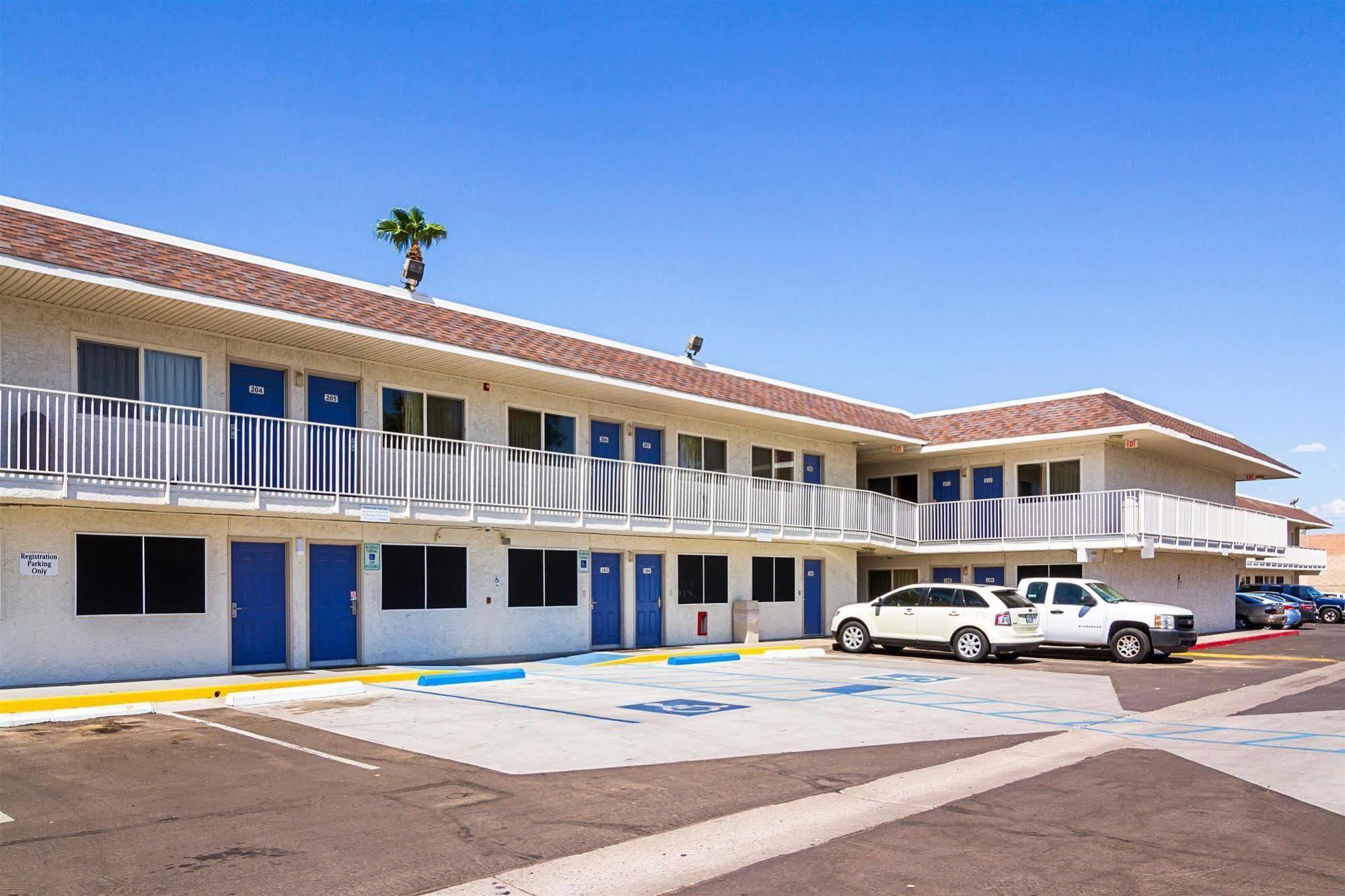 Motel 6 Mesa North Екстер'єр фото