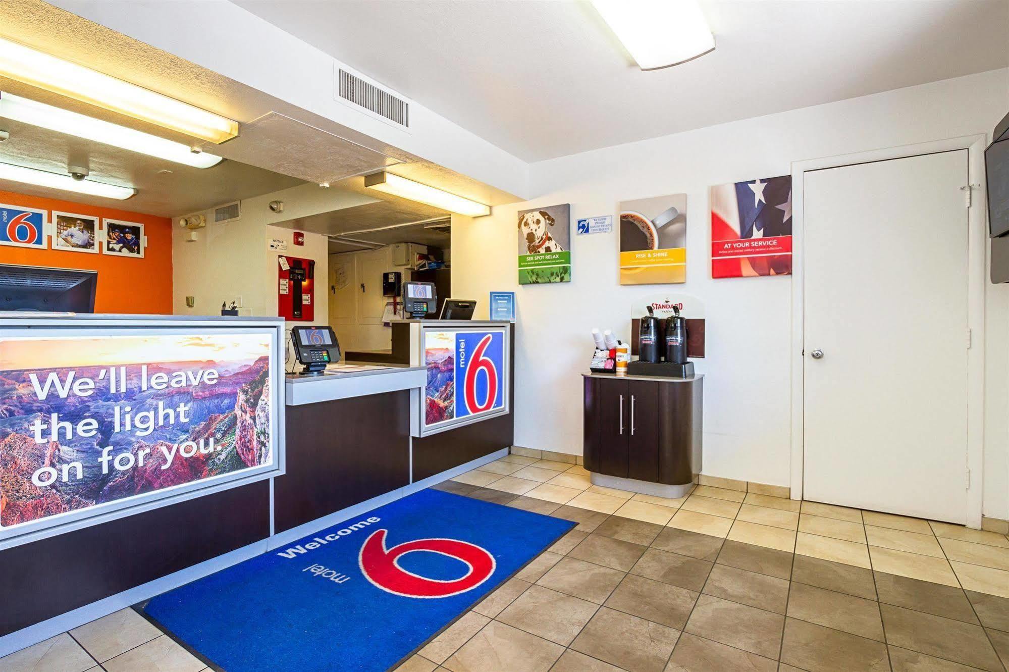 Motel 6 Mesa North Екстер'єр фото