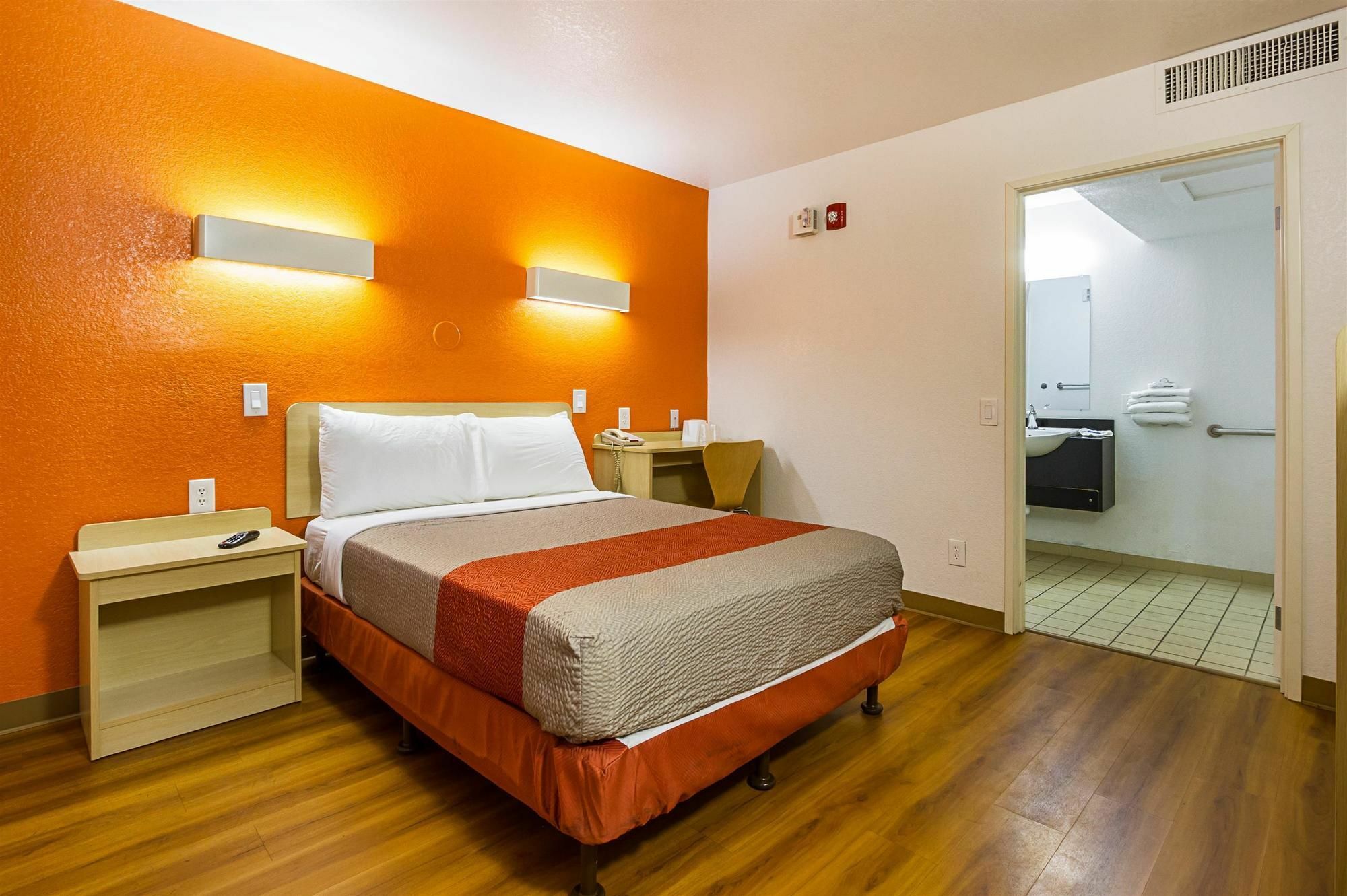 Motel 6 Mesa North Екстер'єр фото