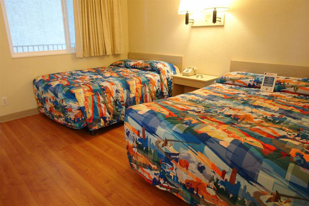 Motel 6 Mesa North Екстер'єр фото